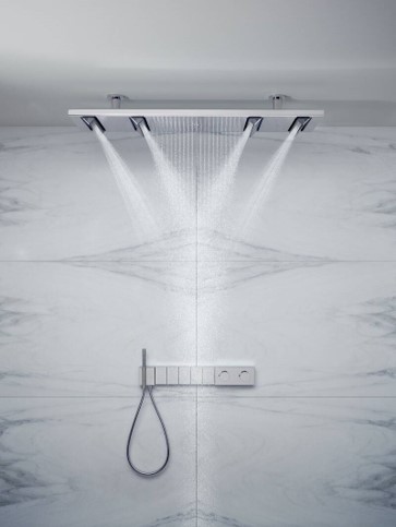 Hoogtechnologische snufjes aanwezig in de badkamer en douche